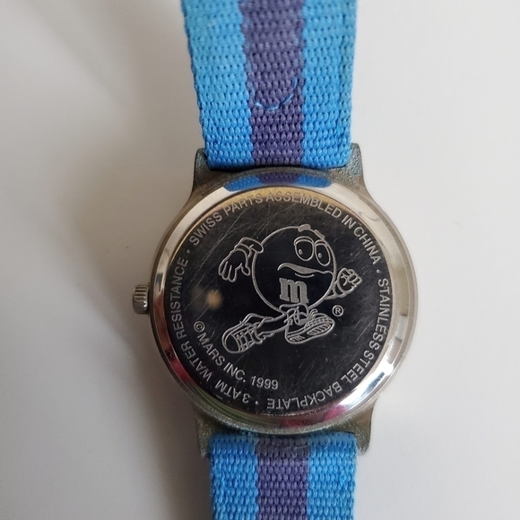1999 Vintage M&M's Crispy Watch Blue Striped Buckle Band Round Face Silver Tone - Picture 5 of 6